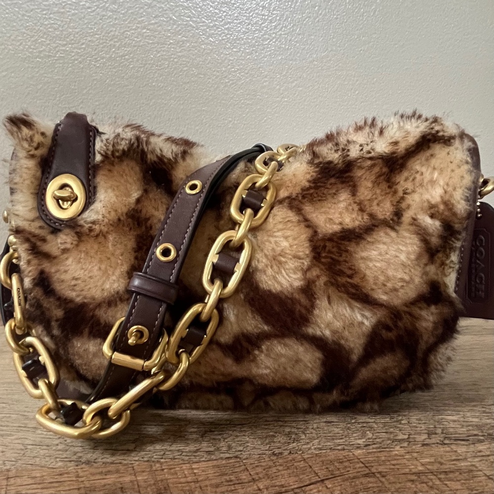 Coach Swinger Bag in Signature Shearling with Chain